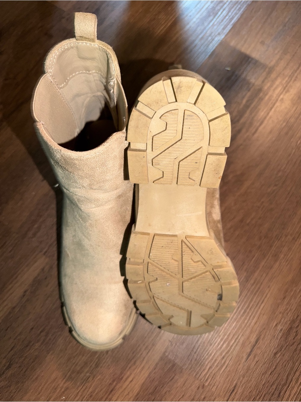 Suede Chelsea Boots in Tan